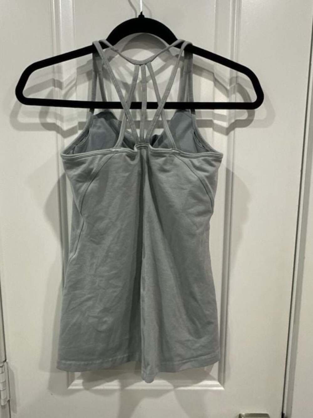 ATHLETA Tank Top size S Built-in Bra + Soft Cups Light Gray Criss-Cross Back